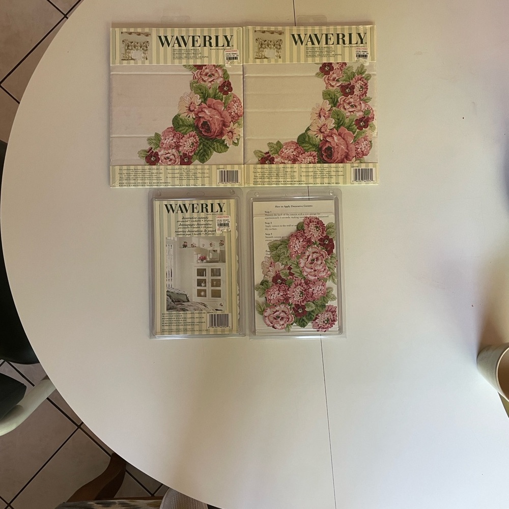 WAVERLY spring romance Wall Decals 4 packs Vintage- brand new never opened - Picture 2 of 7
